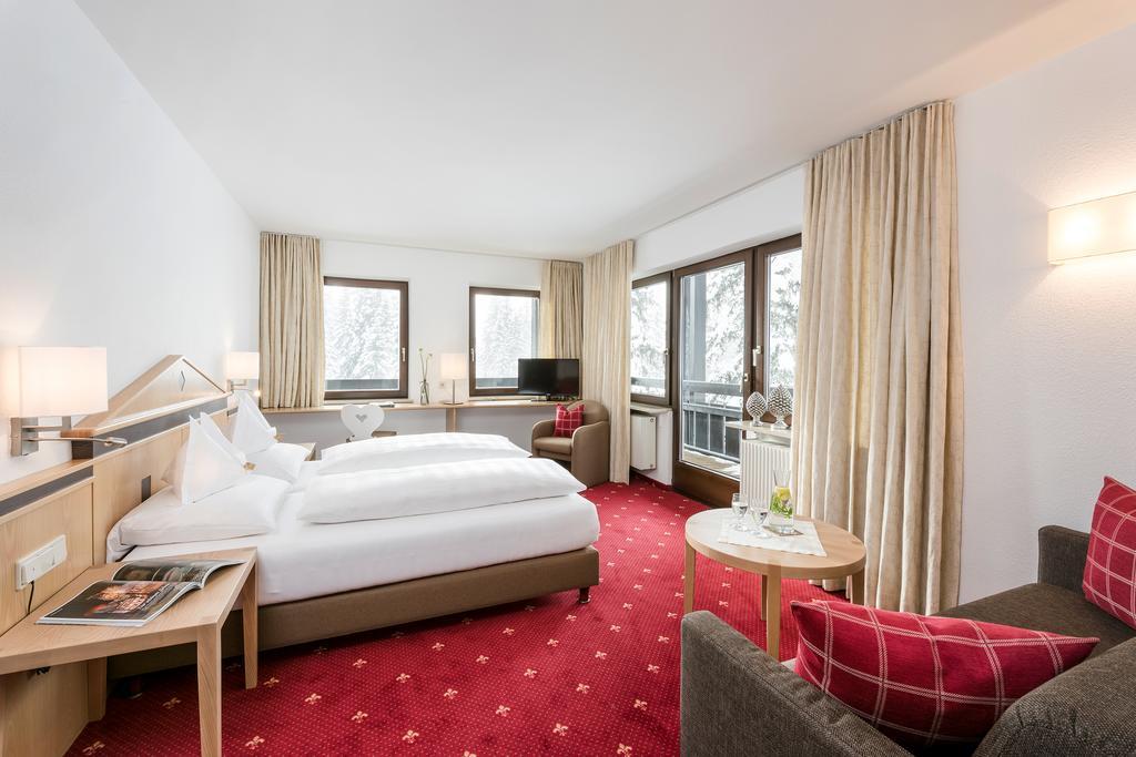 Cresta.Alpin.Sport.Hotel Лех ам Алберг Стая снимка